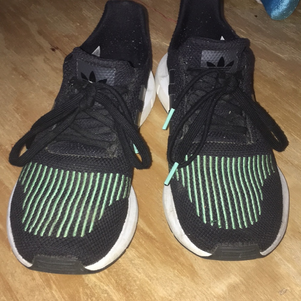 Adidas swift run shoes